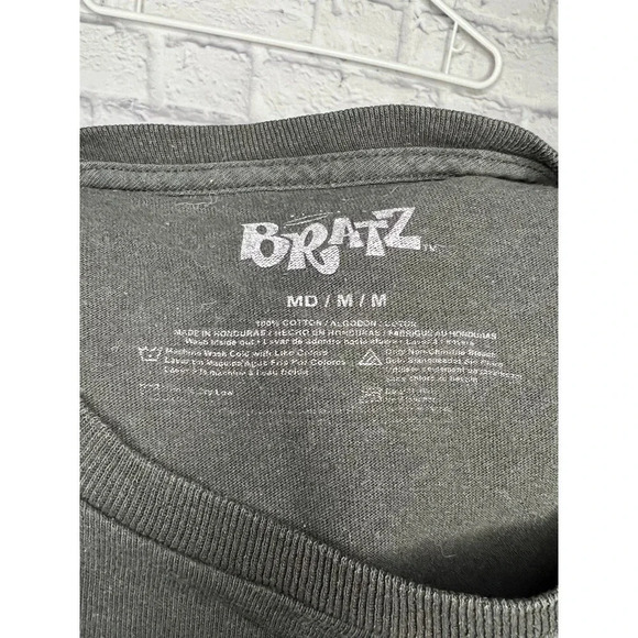 Bratz T-Shirt Women's Size Medium Black Graphic Short Sleeve. - Picture 4 of 4